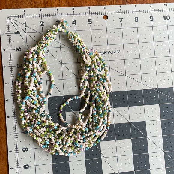 Vintage 80s style micro beaded multi strand necklace - Picture 3 of 4